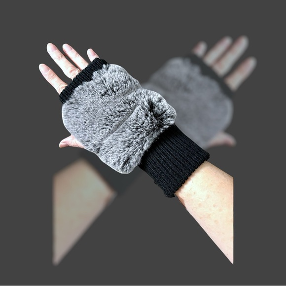 Jocelyn Women’s Black & White Fur Knit Fingerless Gloves Sz OS - Picture 1 of 13